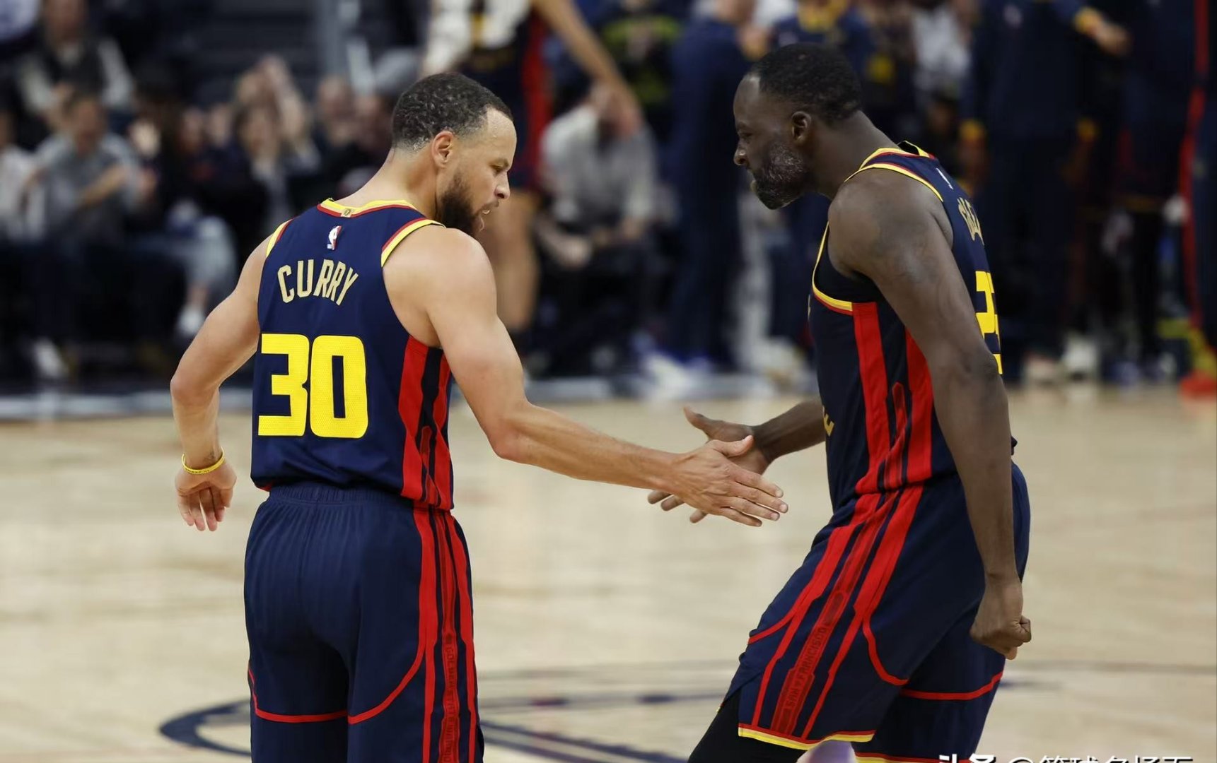 赛前体能课后；米兰奥林匹亚豪取连胜备战NBA常规赛；目标明确；球队文化被再次提及的简单介绍