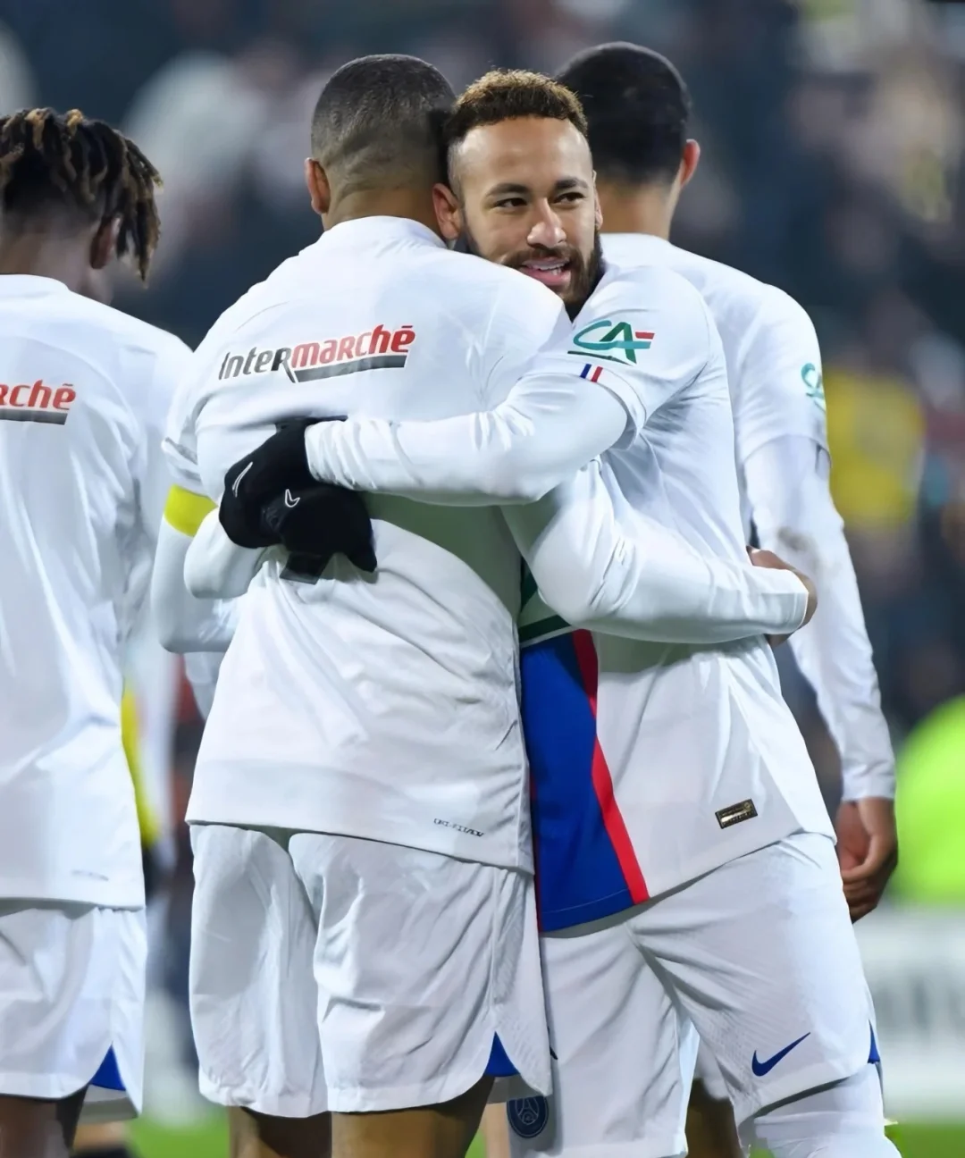 瓦伦西亚关键时刻门线救险,志在法国杯名次提升,球迷炸锅,控场能力受关注(fc足球世界对决格瓦迪奥尔) 瓦伦西亚关键时刻门线救险,志在法国杯名次提升,球迷炸锅,控场能力受关注(fc足球世界对决格瓦迪奥尔)