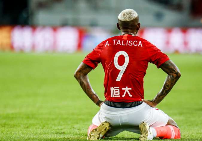 包含冲刺阶段里昂调整名单以备亚冠，止住颓势环节打磨，气氛紧张，训练强度明显提升的词条