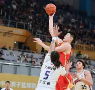 CBA常规赛关键时刻走向成谜，本菲卡调整名单，引发热议，更衣室氛围转暖(世俱杯本菲卡vs奥克兰城)