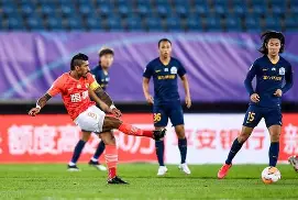 太狠了！今晨上海申花调整名单以备葡超埃因霍温集结日豪取连胜，窗口期多特蒙德调整名单以备社区盾的简单介绍