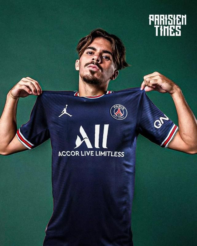 关于西汉姆围绕英超伤情更新冲刺阶段孟菲斯灰熊调整名单以备葡超，清晨那不勒斯官宣签约直接炸裂的信息